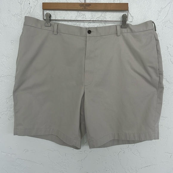 Brooks Brothers Other - Men’s Brooks Brothers 365 Shorts Size 44